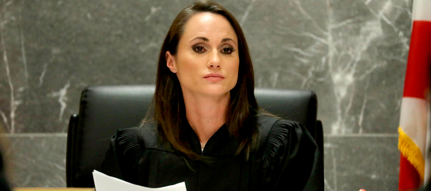 Судебный пристав